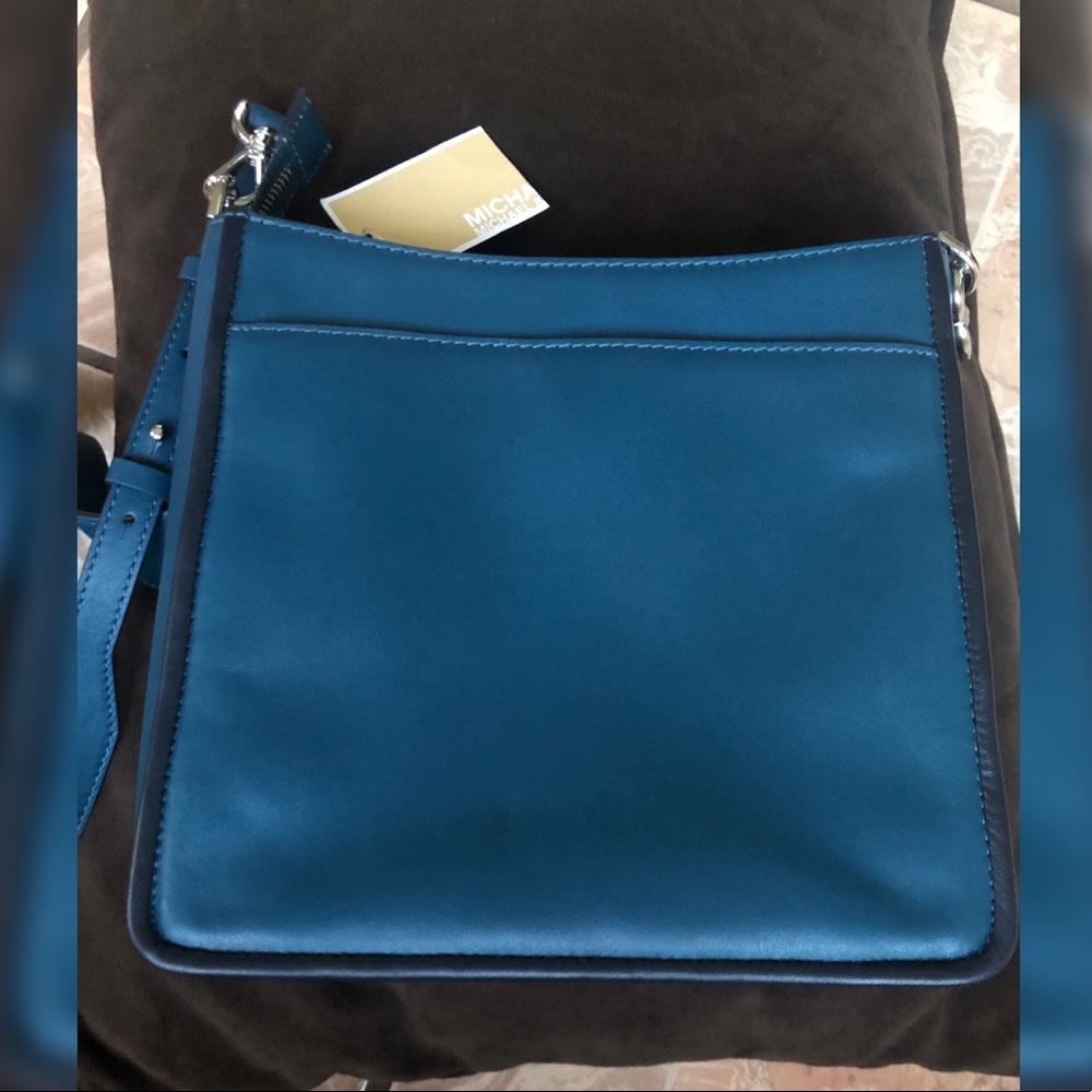 Mk Purse - Picture 3 of 7